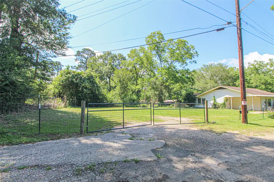104 S Beatty Avenue, Livingston, TX 77351 - #2