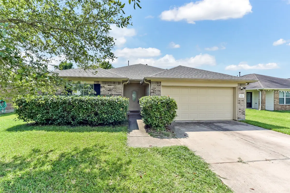 7022 Sun Creek Drive, Hitchcock, TX 77563 - Image #1