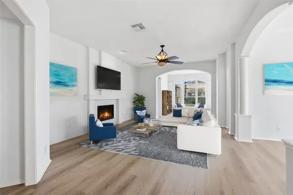 2326 Fairway Pointe Drive, League City, TX 77573