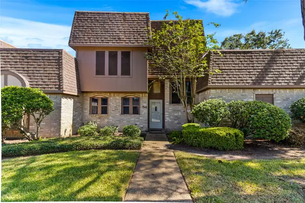 54 N Bachelor Button Street, Lake Jackson, TX 77566