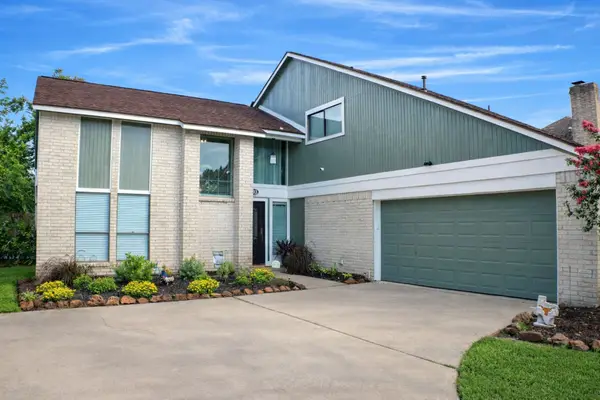 403 Banyan Street, Lake Jackson, TX 77566