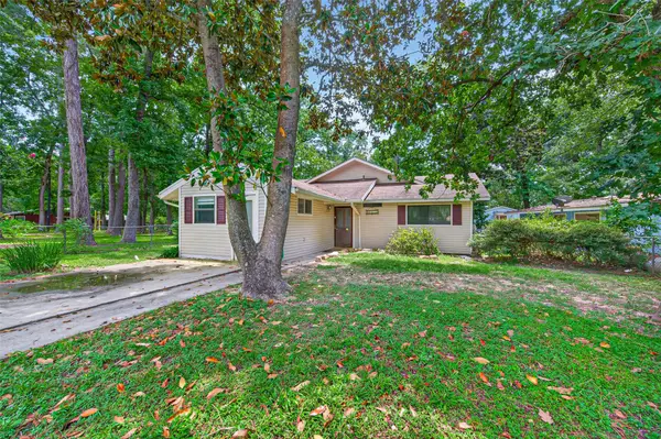 10063 Lake Shore Drive, Montgomery, TX 77316