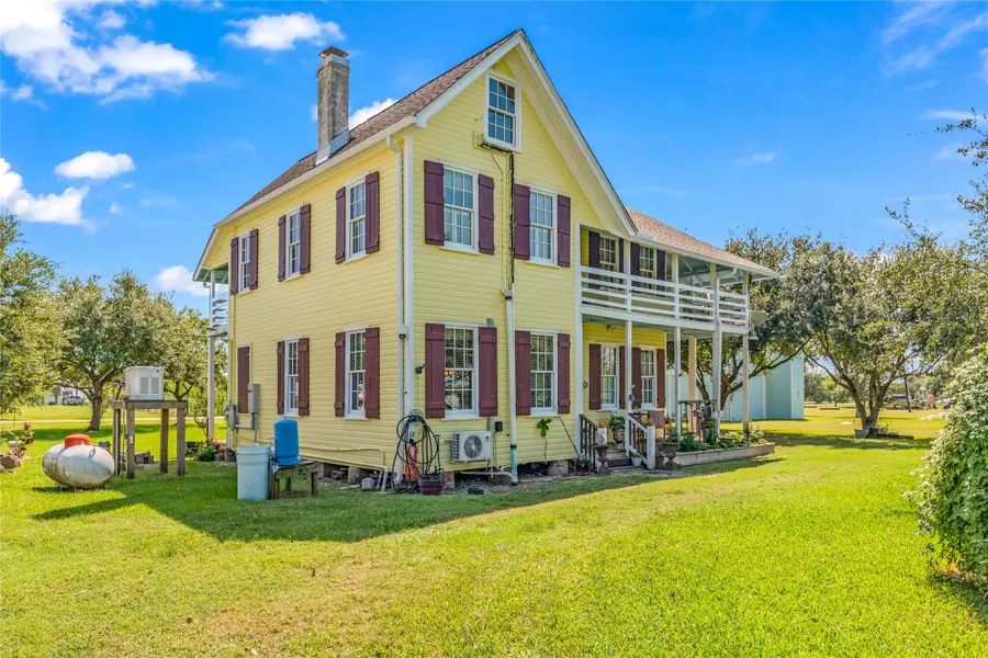 813 Nelson Avenue, Port Bolivar, TX 77650 - #2