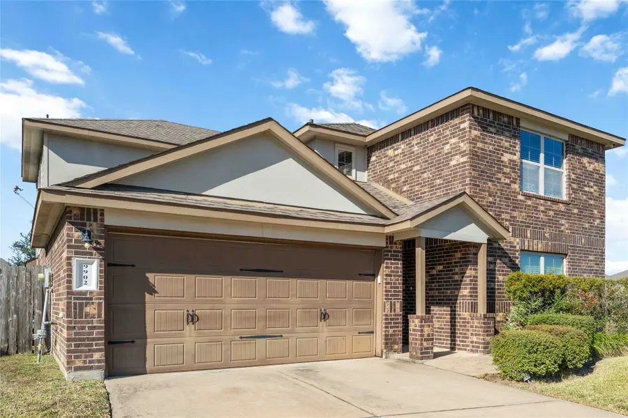 9902 Bezeled Circle Lane, Rosharon, TX 77583 - Image #2