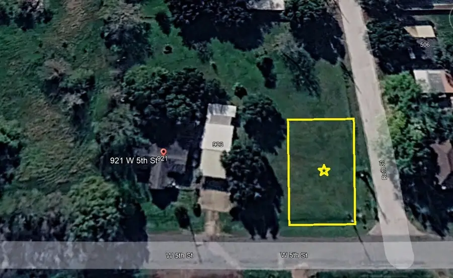 921 W Fifth Street Street, El Campo, TX 77437 - #3