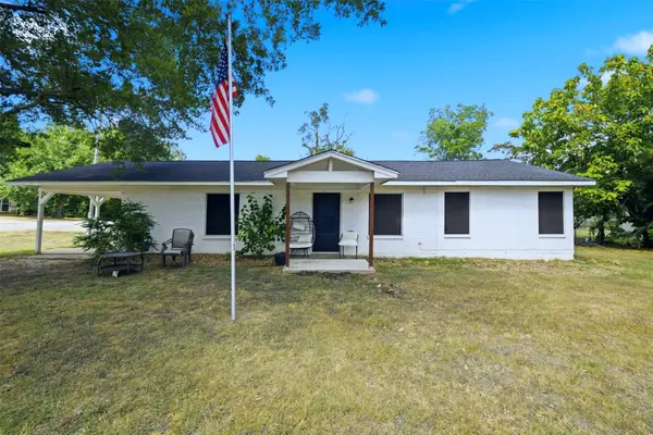 700 N Owensville Street, Franklin, TX 77856