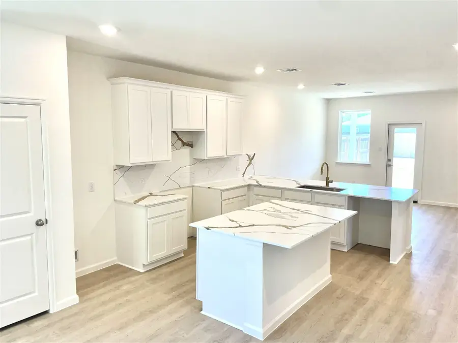 2904 5th Street, Bay City, TX 77414 - #2