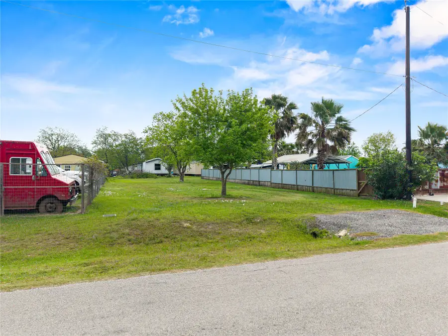 309 5th Street, Dickinson, TX 77539 - #2