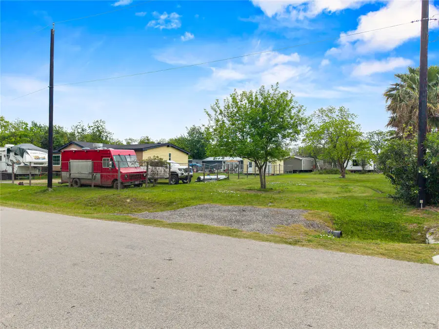 309 5th Street, Dickinson, TX 77539 - #3