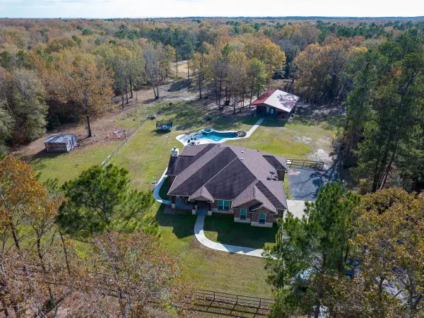 675 Somerset Trail, Point Blank, TX 77364