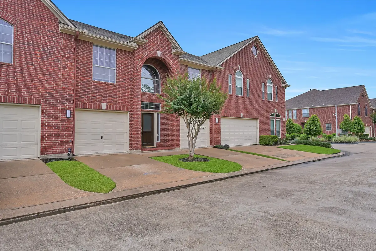 1408 S Friendswood Drive #202, Friendswood, TX 77546 - #1