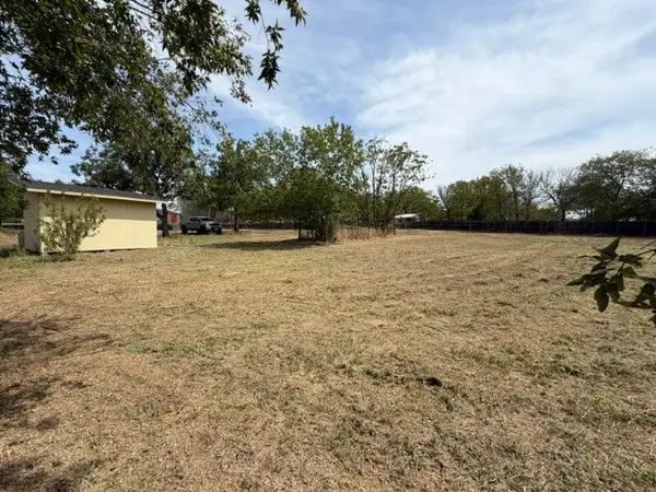 707 W Madison Street, Elgin, TX 78621