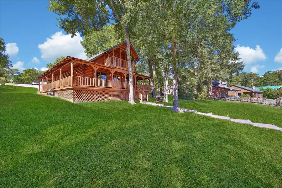 76 Hunters Creek Drive, Huntsville, TX 77340 - Image #2