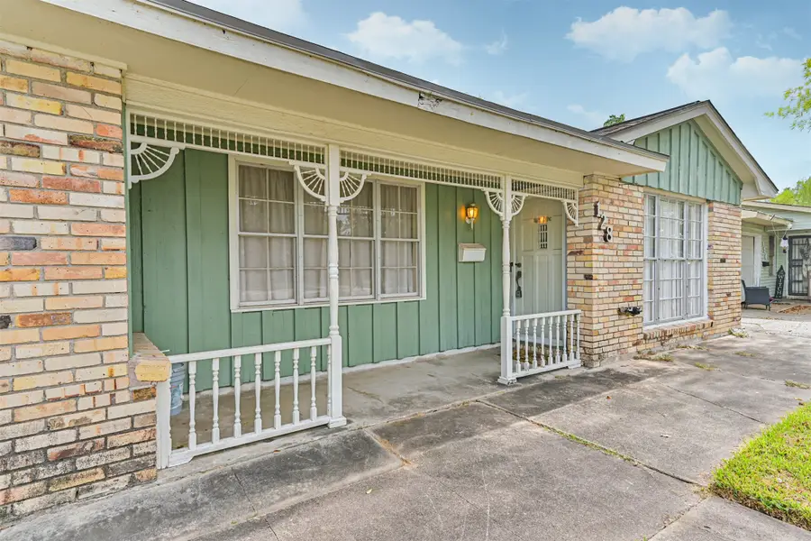 128 Forest Oaks Lane, Lake Jackson, TX 77566 - #3