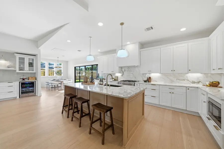 10159 Brinwood Drive, Houston, TX 77043 - Image #3