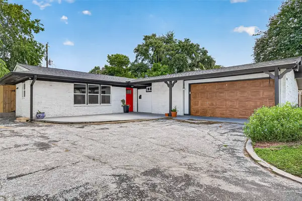 7034 Langdon Lane, Houston, TX 77074