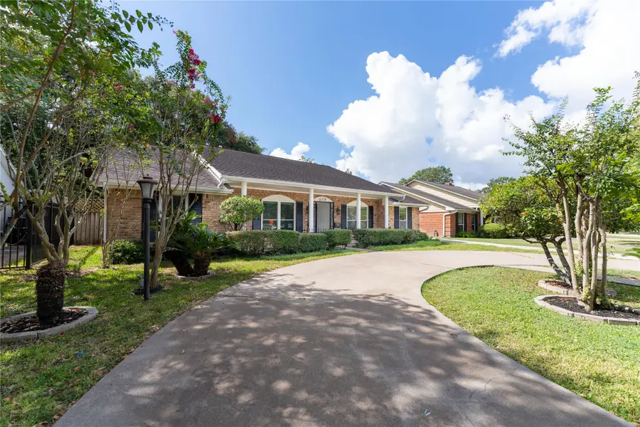 6119 S Braeswood Boulevard, Houston, TX 77096 - Image #2