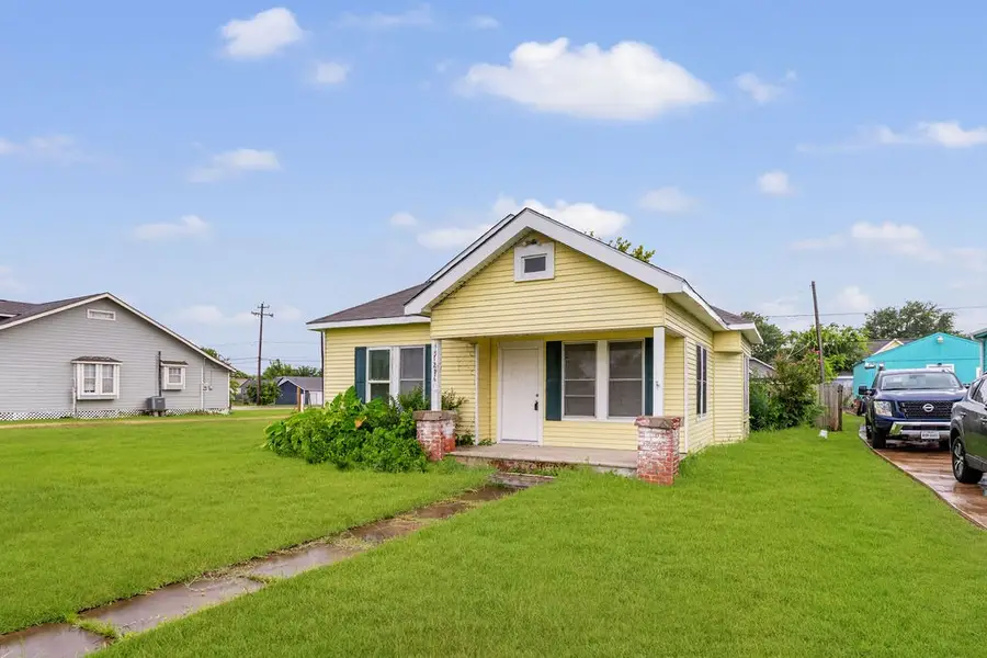 1211 W 2nd Street, Freeport, TX 77541 - #2
