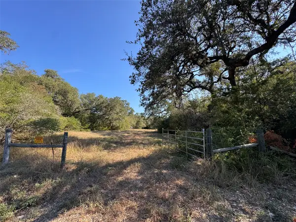 5723 Wied, La Grange, TX 78945