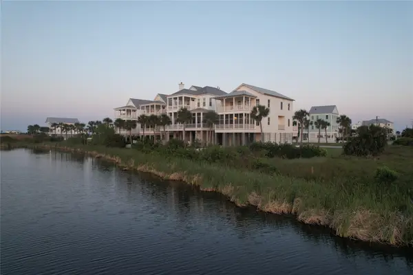 1510 Beachtown Drive, Galveston, TX 77550