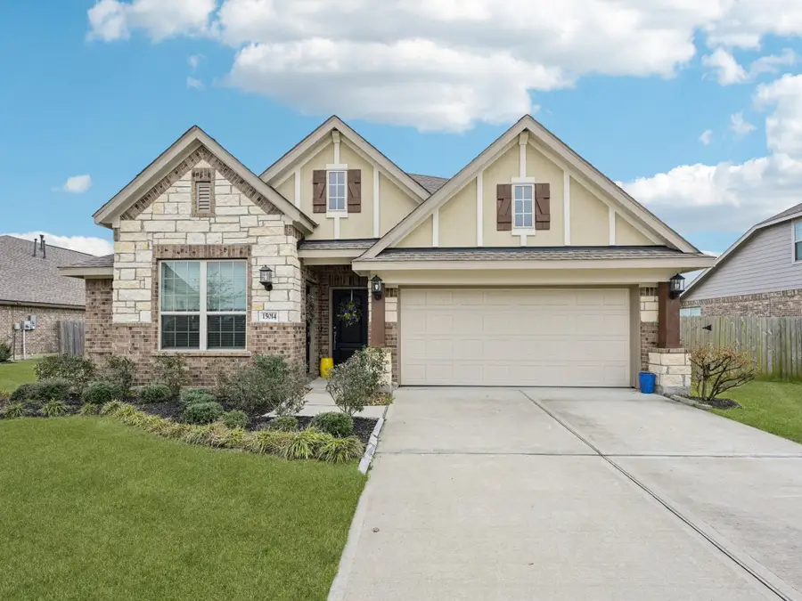 15014 Lake Shore Avenue, Monterey Belvieu, TX 77523 - #3