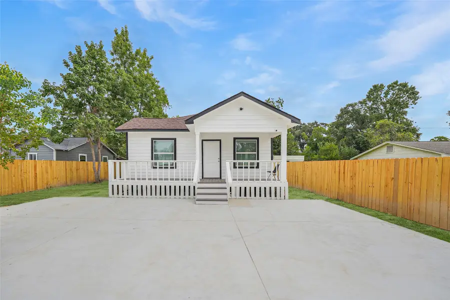9305 Kentshire Drive, Houston, TX 77078 - Image #2