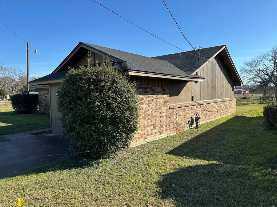 1208 Clark Street, Marlin, TX 76661 - #2