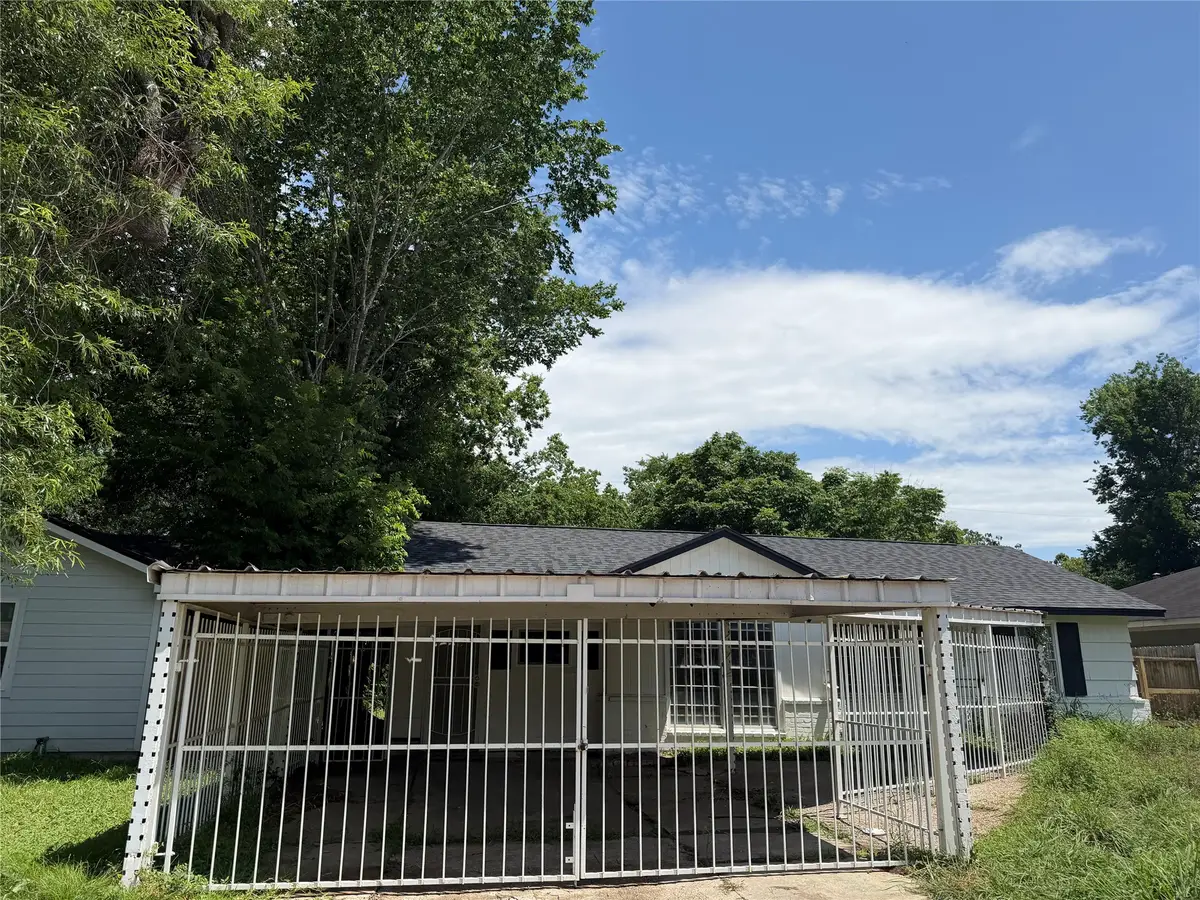 5535 Elmlawn Drive, Houston, TX 77033 - #1
