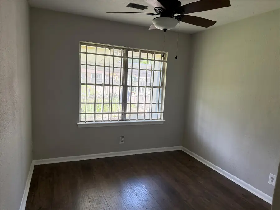 5535 Elmlawn Drive, Houston, TX 77033 - #3