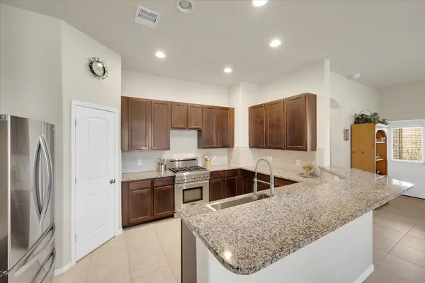 6946 Breezy Point, Willis, TX 77318