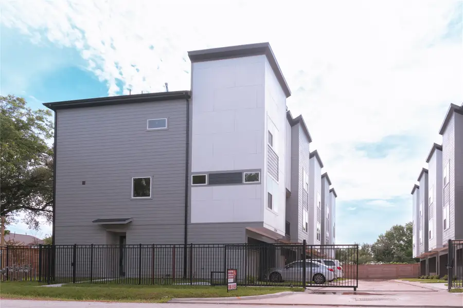6728 Peerless Street #E, Houston, TX 77021 - #2