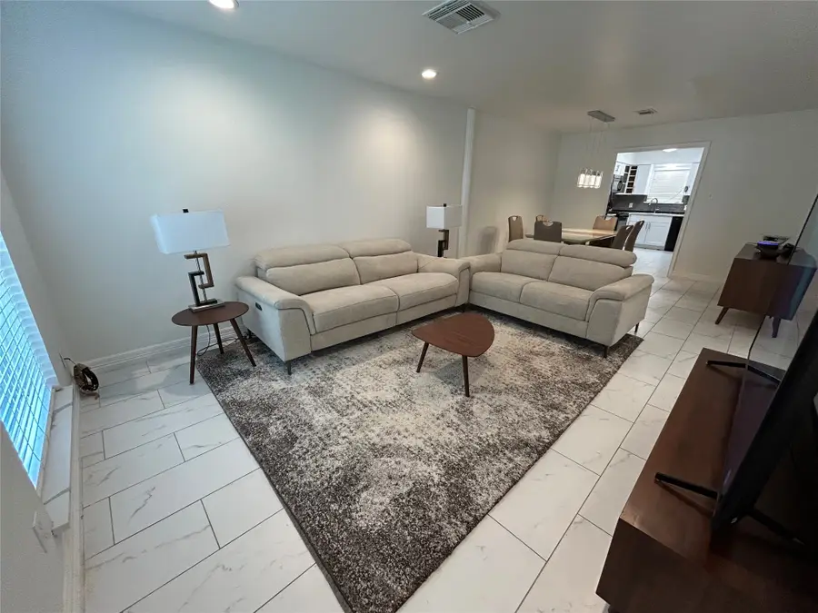 202 W Tri Oaks Ln #202, Houston, TX 77043 - #3