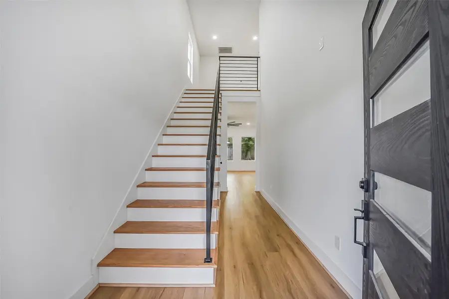 514 Melbourne Street #B, Houston, TX 77022 - #3
