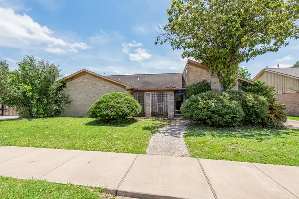 10827 Braes Forest Drive, Houston, TX 77071