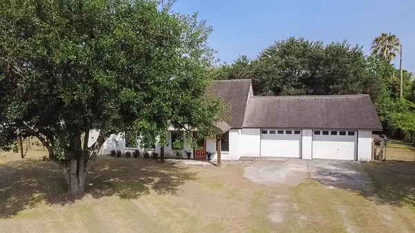 3015 Indian Acres Street, Alvin, TX 77511