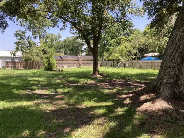 125 Shady Lane, West Columbia, TX 77486