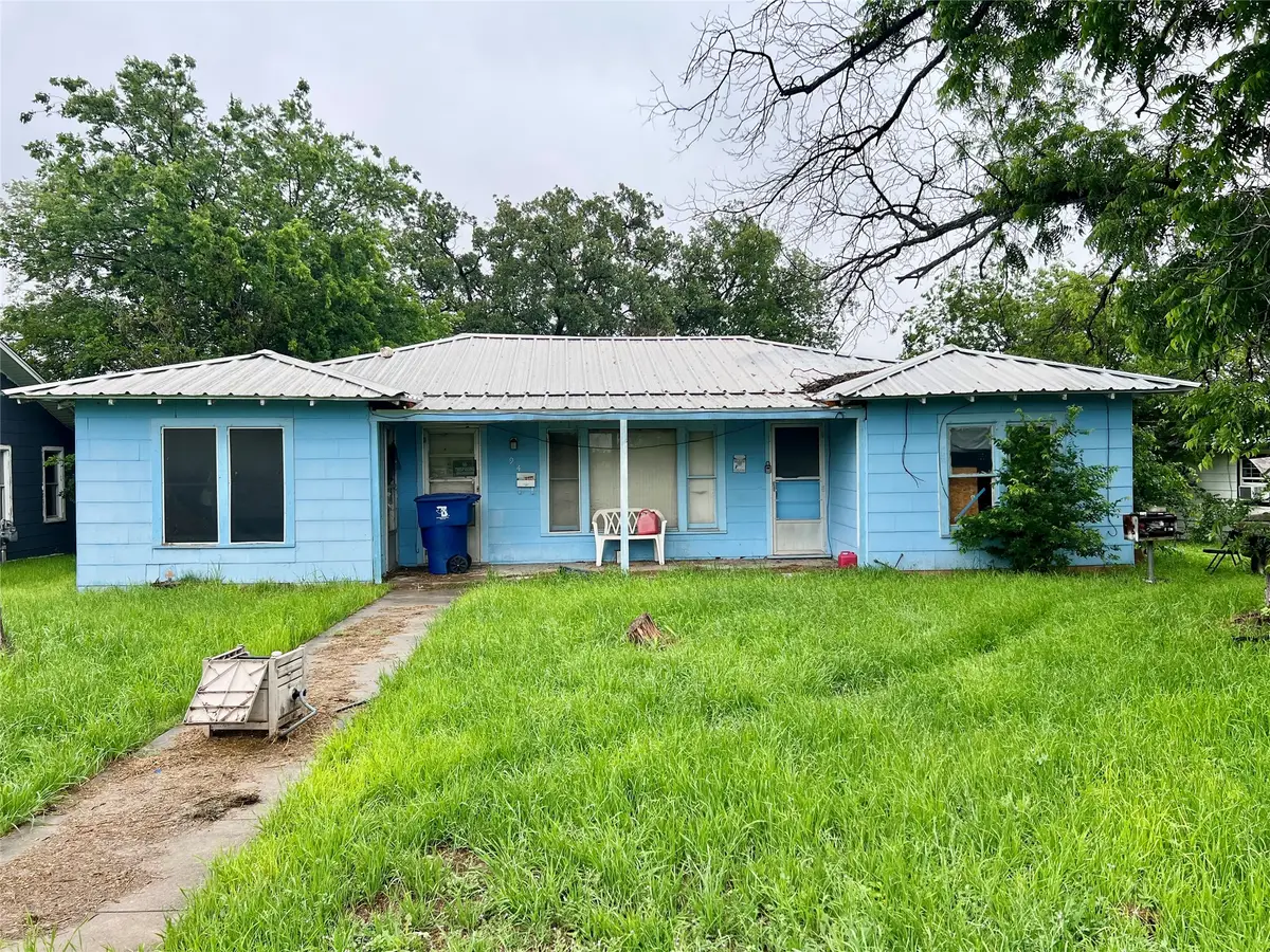 904 7th Street, Brownwood, TX 76801 - #1