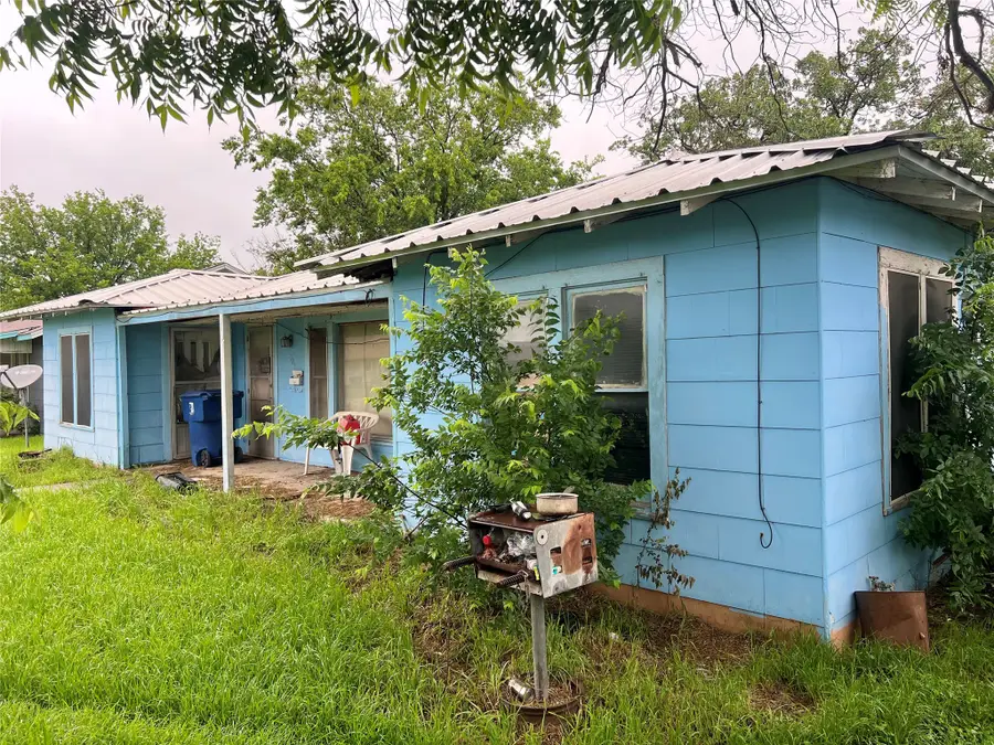 904 7th Street, Brownwood, TX 76801 - #2