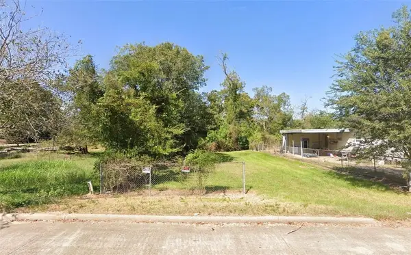 355 E Simmons Street, Beaumont, TX 77703