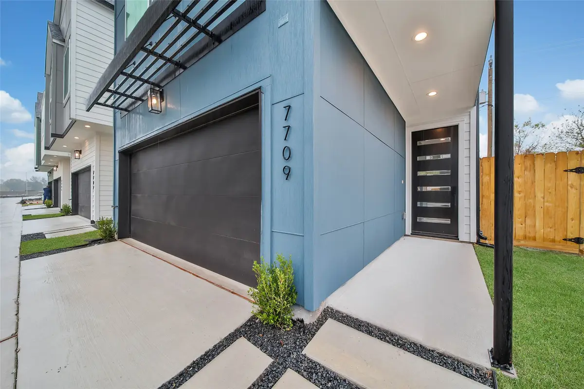 7709 Inwood Grove Lane, Houston, TX 77088 - Image #1