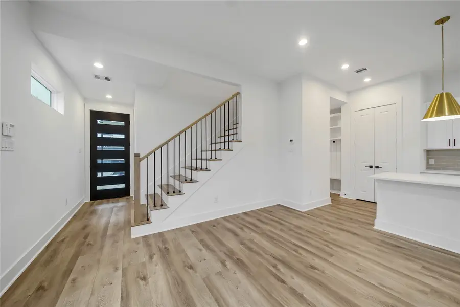 7709 Inwood Grove Lane, Houston, TX 77088 - Image #3