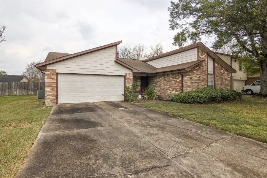 3742 Royal Manor Drive, Houston, TX 77082 - Image #2