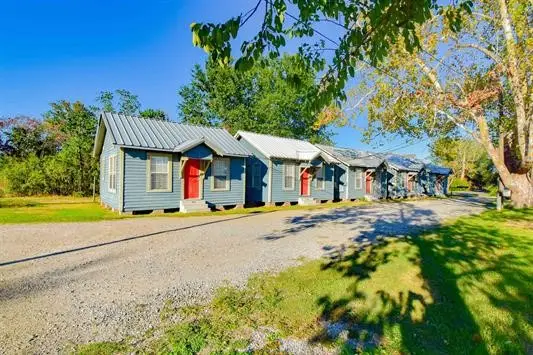 210 College St, Orange, TX 77630 - Image #2