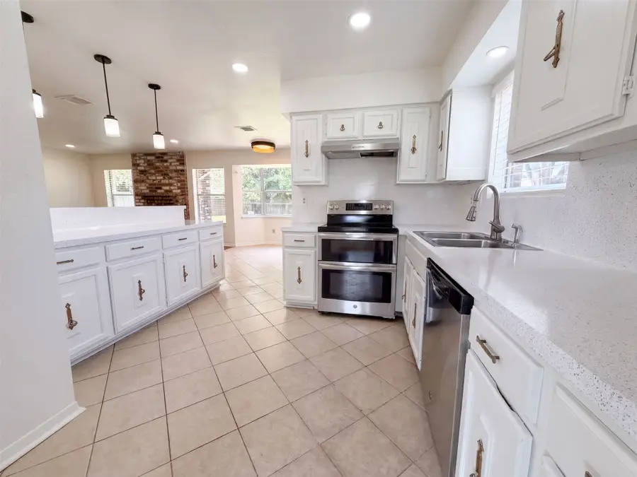6910 Vialinda Drive, Houston, TX 77083 - #2