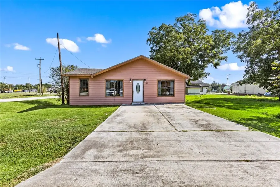 3201 Avenue F, Dickinson, TX 77539 - Image #2