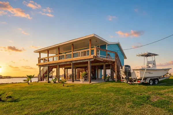 154 Poop Deck Lane, Freeport, TX 77541