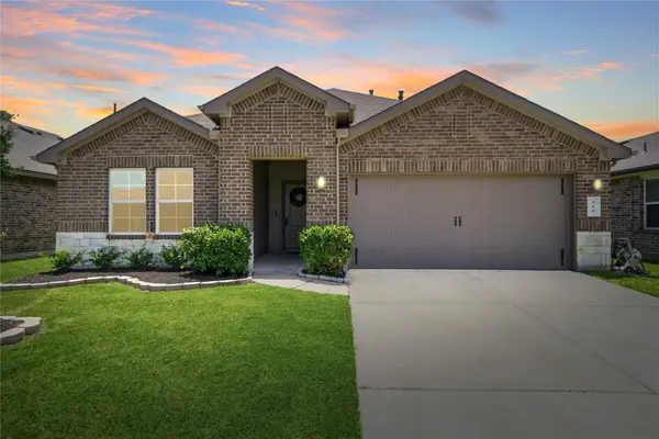 910 Betsy Hill Drive, Rosharon, TX 77583