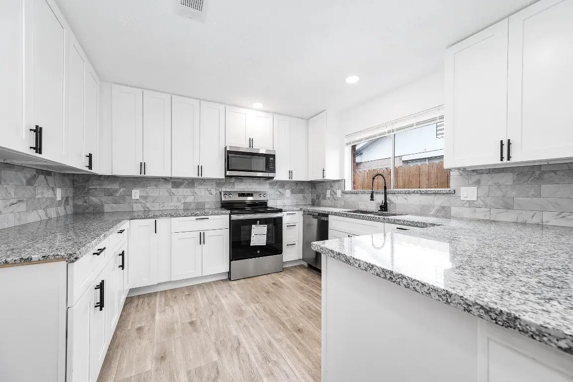 10402 Rancho Bernardo Ln Lane, Sugar Land, TX 77498 - #1