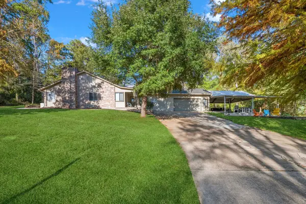 141 White Oak Street, Point Blank, TX 77364