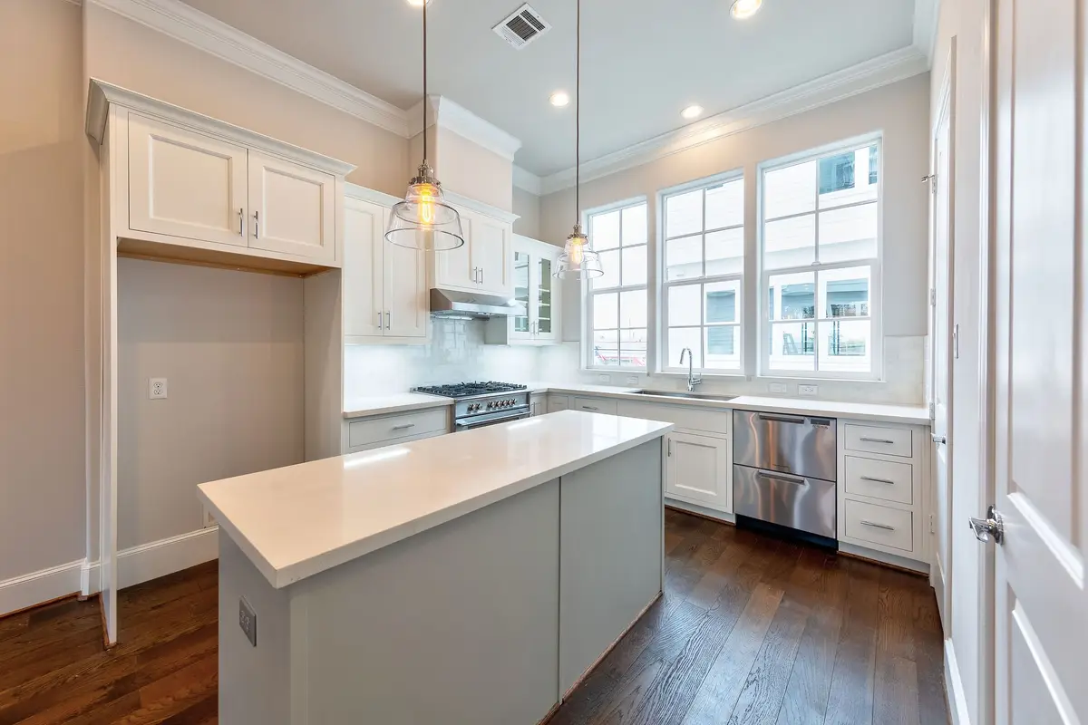 5921 Cottage Grove Lake Drive, Houston, TX 77007 - #1